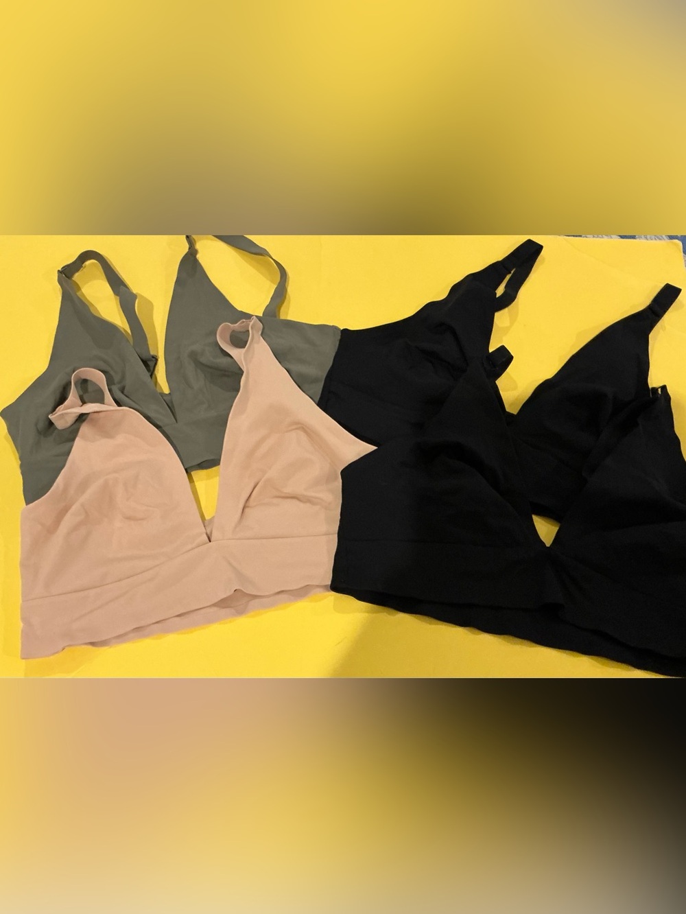 Lot of 4 Everlane bralettes sz large